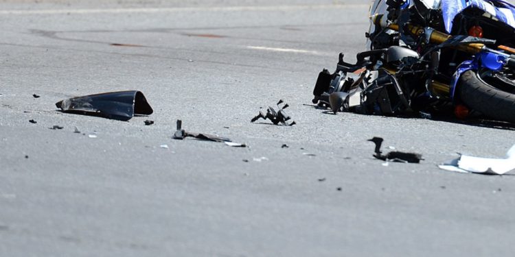 Wypadek z udziałem motocykla. Ranny mężczyzna