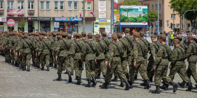 Przysięga wojskowa i… zaręczyny podczas uroczystości w Płocku