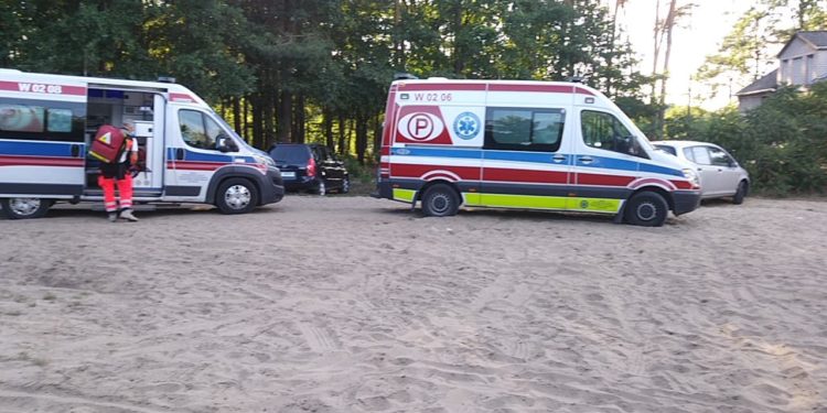 Akcja ratunkowa w Nowych Rumunkach. Topiły się dwie osoby [AKTUALIZACJA]