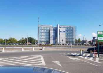 Straż pożarna przy PERN. „Pracownicy stoją na zewnątrz”