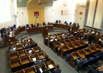 Ostatnia sesja minionej kadencji. Jak zagłosują radni? [NA ŻYWO]