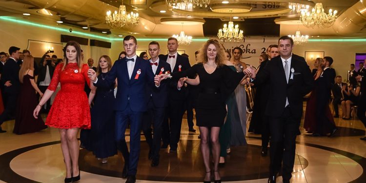 Bal maturzystów z Zespołu Szkół Technicznych