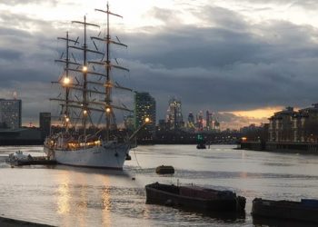 „Dar Młodzieży” wrócił do domu