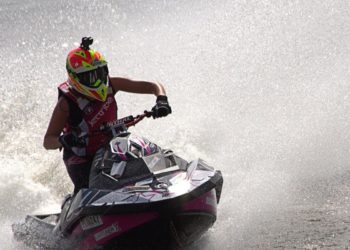 Ryk silników na Wiśle i kaskady wody! Za nami pierwsza runda Mistrzostw Polski Skuterów Wodnych