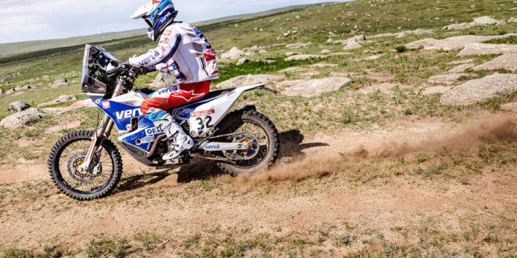 Motocykliści ORLEN Team awansują w Silk Way Rally
