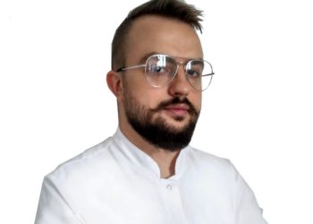 Pielęgniarz z Płocka nominowany w plebiscycie Hipokrates Mazowsza. Pomożecie?