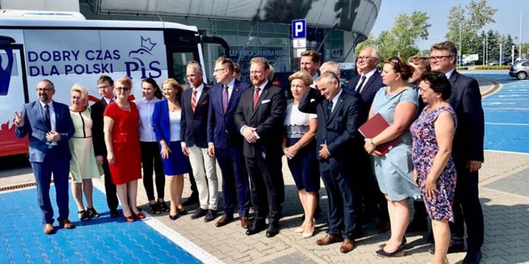 Kim są kandydaci PiS do Sejmu i Senatu? Konferencja Prawa i Sprawiedliwości w Płocku