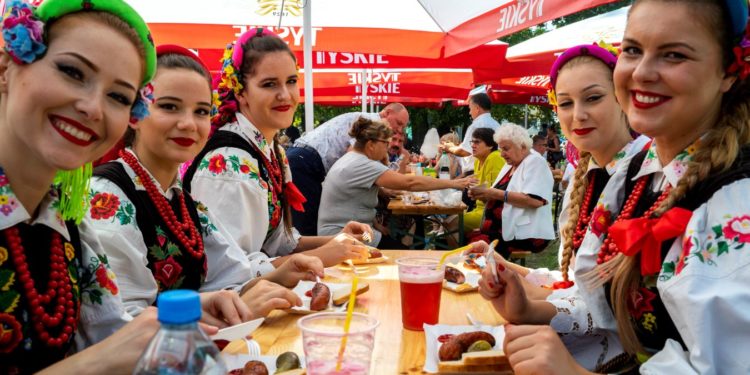 Dożynki powiatu płockiego – symulacja dachowania, grillowanie i koncerty