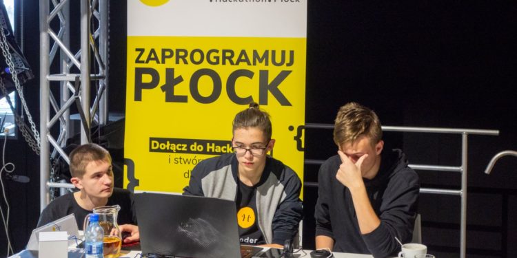 Płocki Hackathon – nad czym pracowali młodzi informatycy?