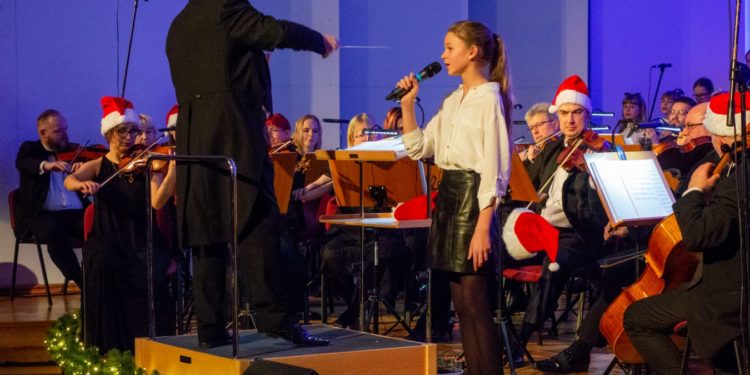 Uczniowie płockich szkół podstawowych zaśpiewali najpiękniejsze kolędy