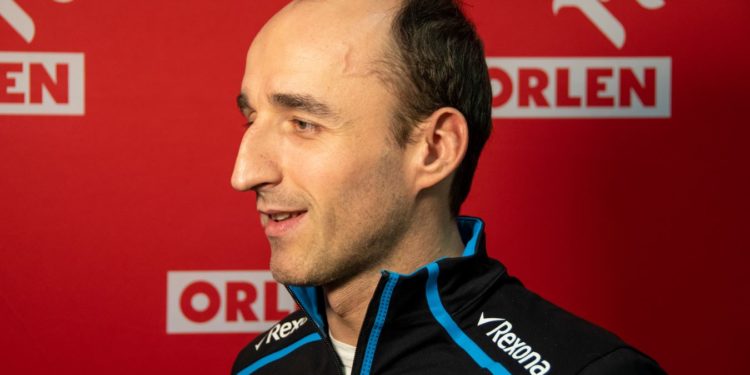 Robert Kubica o jeżdżeniu po suficie, chudnięciu 8 kg w 5 tygodni i niesamowitym Płocku