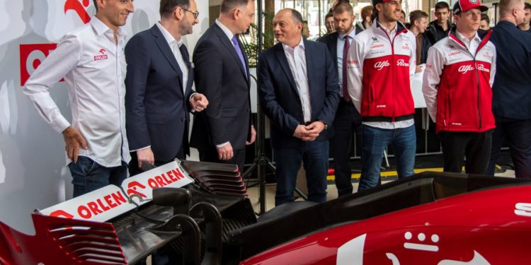 Jakie korzyści ma ORLEN ze współpracy z Robertem Kubicą i zespołem Alfa Romeo? [FILM]