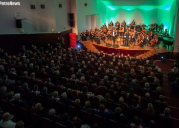 Czarujący koncert Płockiej Orkiestry Symfonicznej z okazji Dnia Kobiet [ZDJĘCIA]