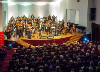 Czarujący koncert Płockiej Orkiestry Symfonicznej z okazji Dnia Kobiet [ZDJĘCIA]