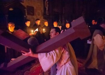 Płoccy aktorzy w niezwykłym misterium online [FILM]