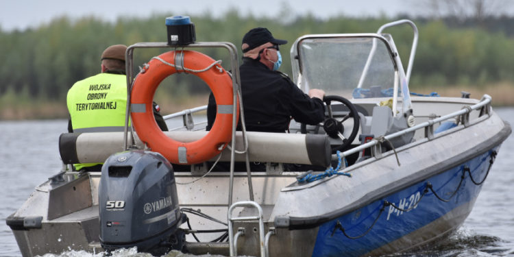Rozpoczęły się patrole wodne policji i wojska