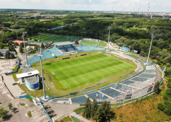 Mirbud rozpoczyna prace na stadionie