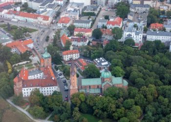 Płock z góry wygląda pięknie. Rozpoznacie wszystkie miejsca? [ZDJĘCIA]