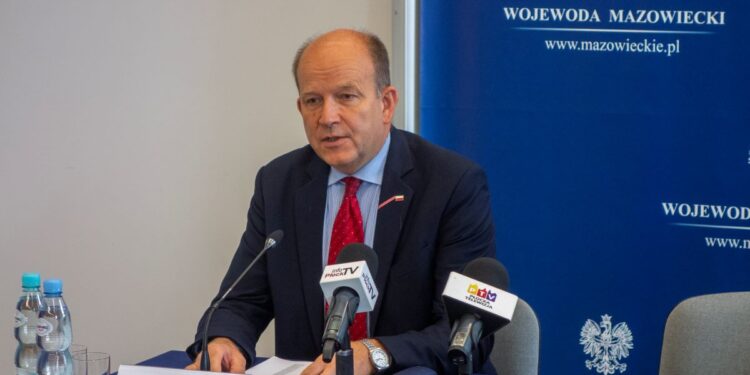 Prezydent Płocka: Czek od PiS jest bezwartościowy. Wojewoda: Prezydent powinien spojrzeć na konto miasta