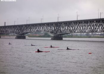 Trudni przeciwnicy i zła pogoda. Płoccy wioślarze wywalczyli trzy srebrne medale