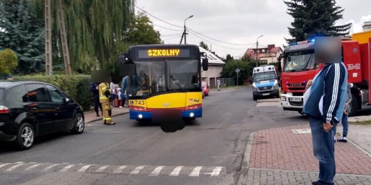 Kolejny dzień alarmy bombowe w placówkach. Policja namierza sprawców