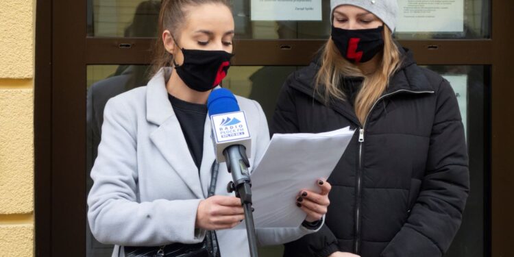 Płocczanki zadały pytania radnej. Wioletta Kulpa: „Powinniśmy szukać porozumienia, nie wojny”