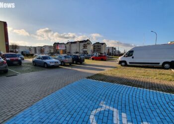 Będzie lodowisko na Podolszycach, choć mieszkańcy nie chcą stracić parkingu