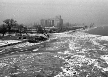 Rocznica wielkiej tragedii w Płocku. Zobaczcie archiwalne zdjęcia [ZDJĘCIA]