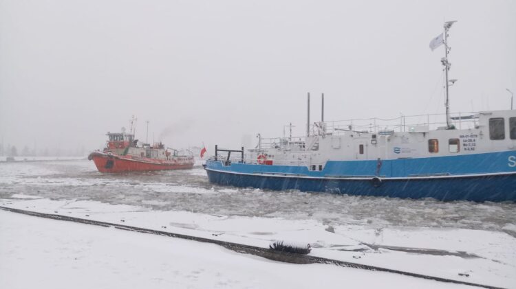 Lodołamacze wypływają z Włocławka, Fot. Wody Polskie