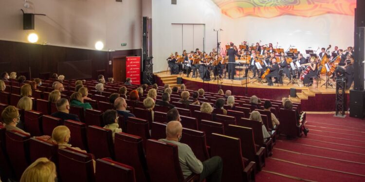 Za nami pierwszy od dawna koncert Płockiej Orkiestry Symfonicznej z publicznością [ZDJĘCIA]