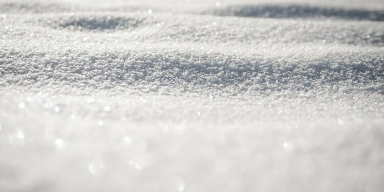 Bardzo złe warunki na drogach. Śnieżyce i silne porywy wiatru!