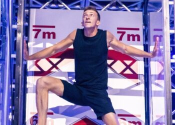 Rewelacyjny występ płocczanina w Ninja Warrior! Była krew, pot i… lądowanie w basenie