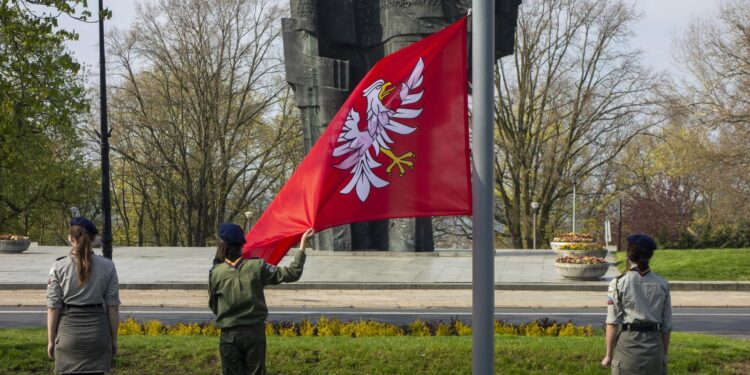 Flaga Mazowsza zastąpiła flagę Polski w Płocku