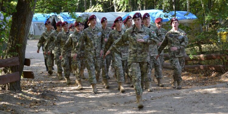 Jedyny oddział przygotowania wojskowego w powiecie. I LO CN-B im. Polskich Spadochroniarzy w Płocku
