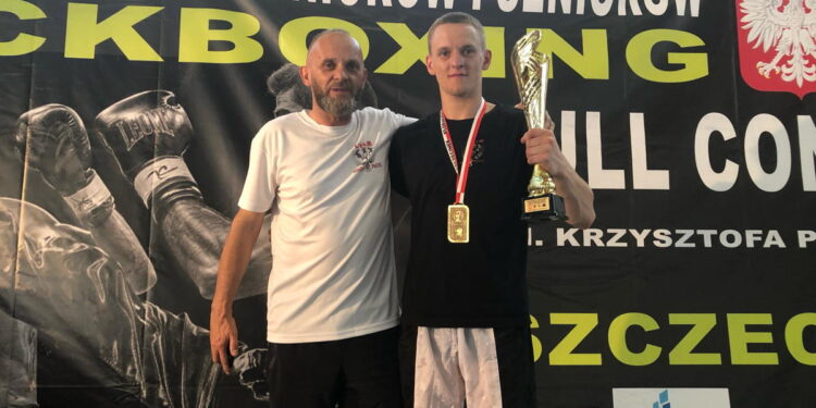 Owocne zawody płockich kickboxerów
