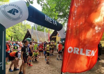 Pasjonaci biegają też w nocy. Podczas Rykowiska nawet 100 kilometrów! [FILM, ZDJĘCIA]