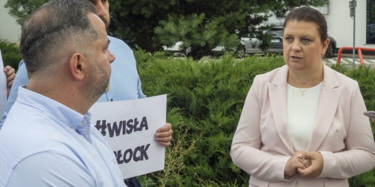 Pytania posła do Orlenu. Odpowiedzi były oczywiste…