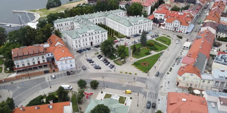 Miejsce bohaterskiej walki płocczan. Jak dobrze znacie Plac Narutowicza? [FILM]