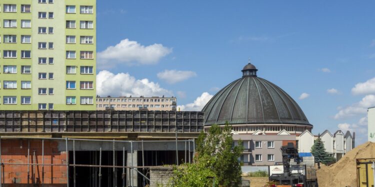 Remonty placówek oświatowych w wakacje. Jak wygląda budynek MP17? [ZDJĘCIA]