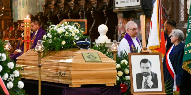 Pożegnanie starosty płockiego Mariusza Bieńka. „Zostawiłeś po sobie pustkę” [FILM, ZDJĘCIA]