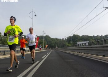Pobiegli po dwóch mostach. Kto wygrał w tegorocznej edycji? [ZDJĘCIA]