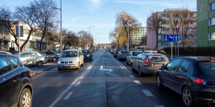 Będziemy jeździć jeszcze wolniej po Płocku? Unia Europejska chce ograniczenia do 30 km/h