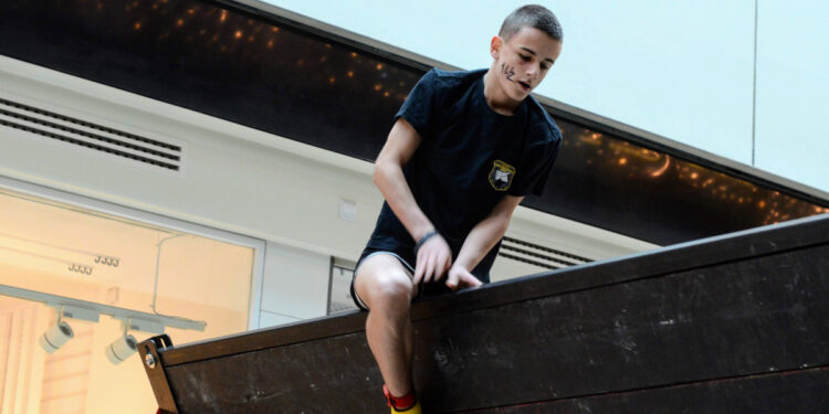 Bieg z przeszkodami po… galerii handlowej. I to charytatywny!