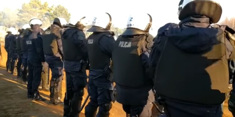 Policja broni granic Polski. Również funkcjonariusze z Płocka?