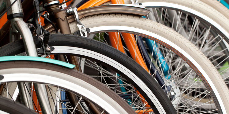 Ukradł rower w sklepie. Policja publikuje jego wizerunek [AKTUALIZACJA]