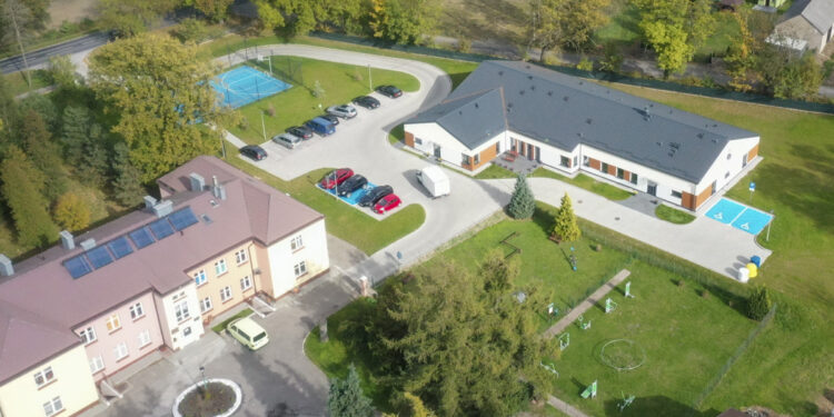 Grupa ORLEN pomoże domom dziecka. Będą miały panele fotowoltaiczne