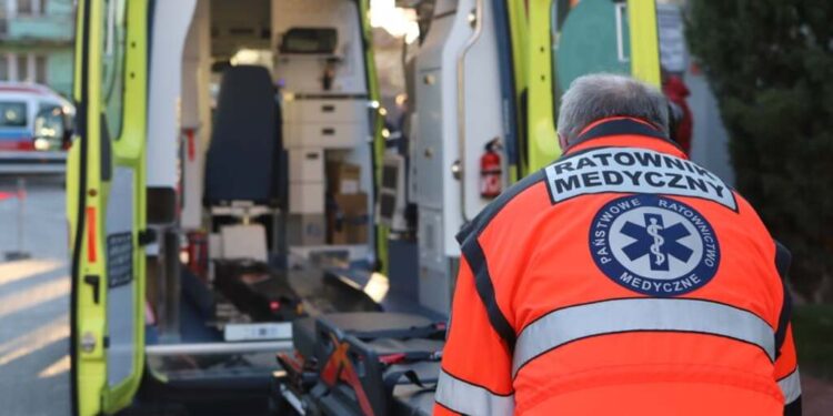 Stacja pogotowia przy Strzeleckiej z nowym parkingiem. Jest też nowa karetka