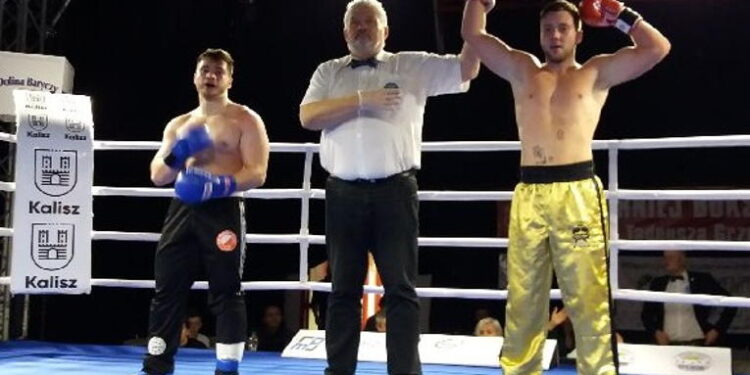 Kontrowersyjna decyzja sędziów odebrała złoto płocczaninowi na mistrzostwach kickboxingu