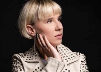 Pierwszy singiel niewidomej wokalistki z Płocka. Co było dla niej inspiracją? [TELEDYSK]