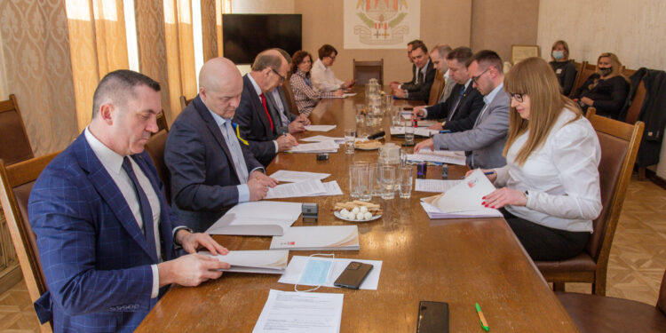 Będzie lepsze połączenie drogowe z ościennymi gminami? Podpisano porozumienie